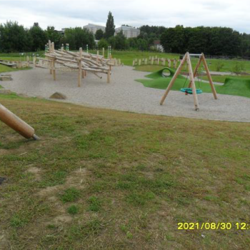 Malls Mire - Main play equipment installed
